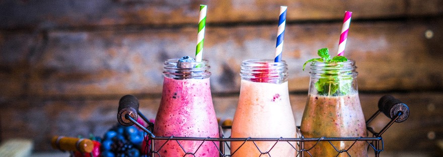 Breakfast Smoothies with Nuts and Oats